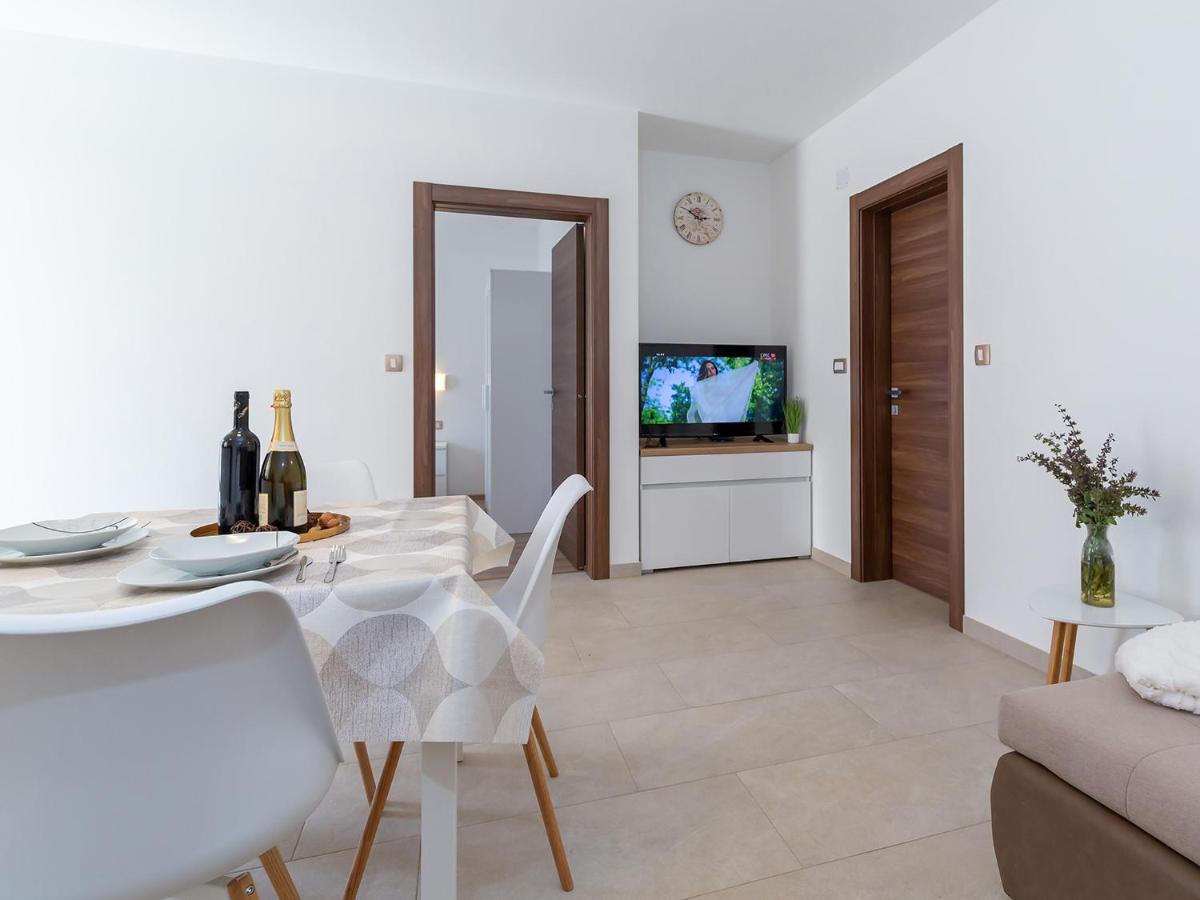 Villa Gioia Apartment With Terrace 포레치 외부 사진