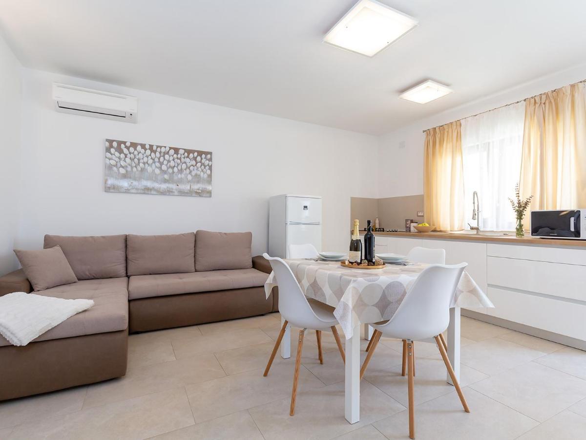 Villa Gioia Apartment With Terrace 포레치 외부 사진