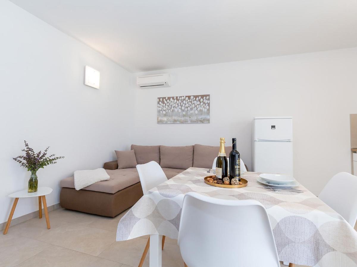 Villa Gioia Apartment With Terrace 포레치 외부 사진